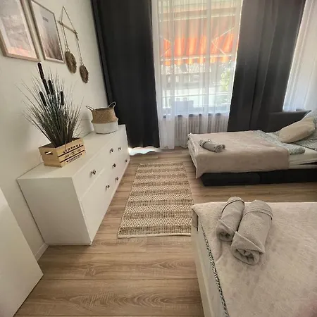 Knockscasa4you 2 Monteure Nr 21 In Appartement *